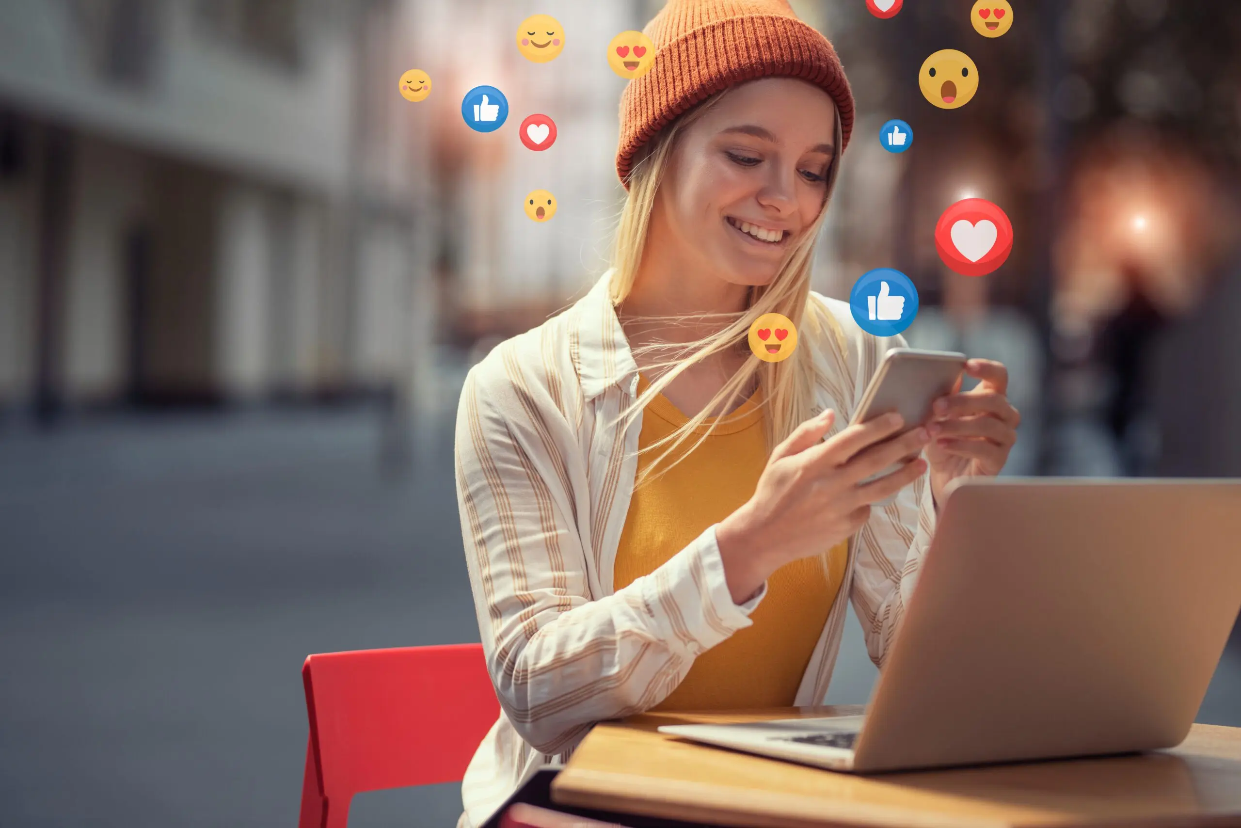 Social Media Marketing Team im Austausch
