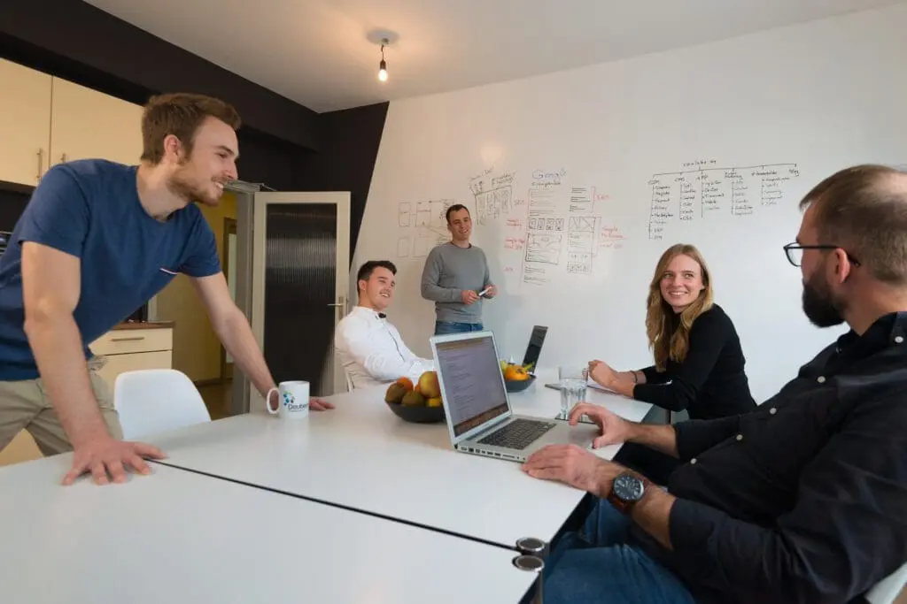 conlabz Team im Beratungsgespräch